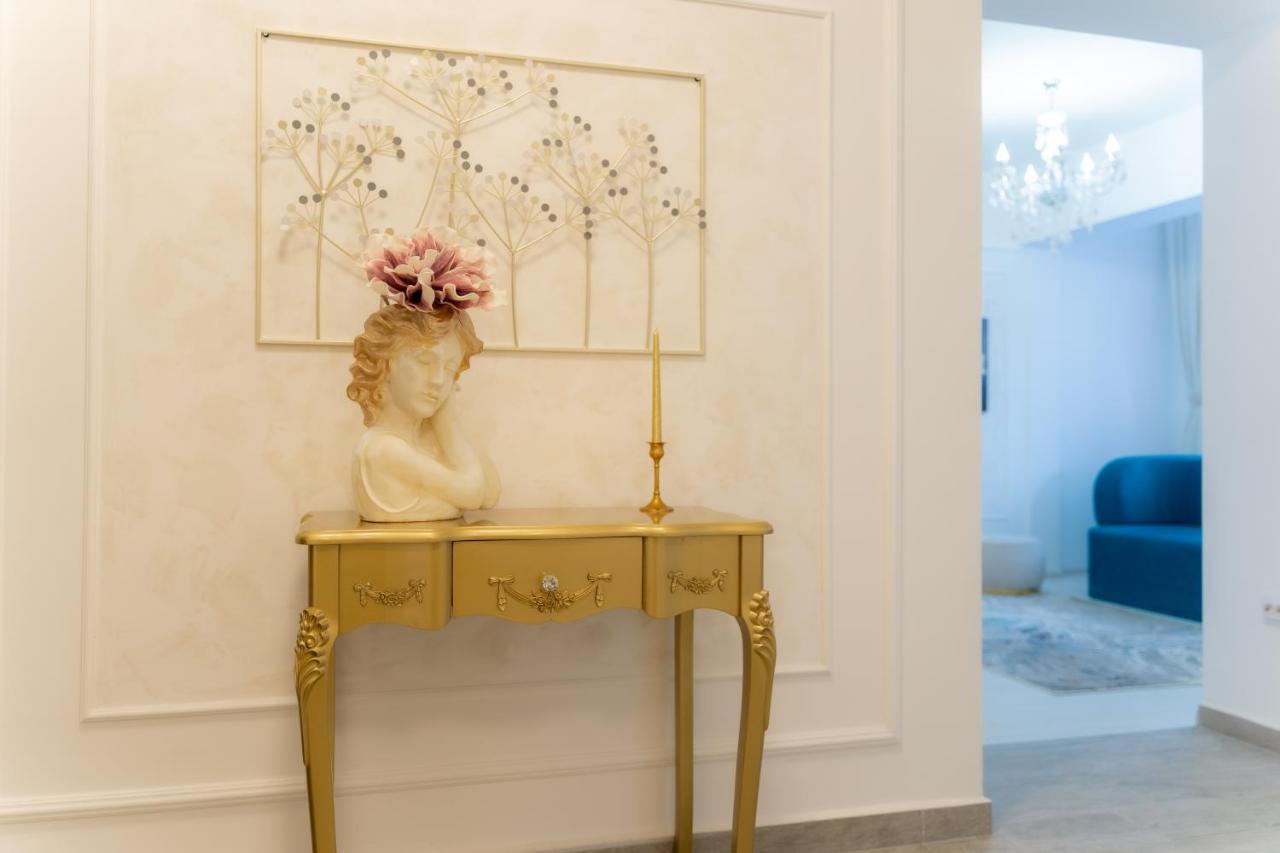 Unique Hotel Apartments ยาช ภายนอก รูปภาพ