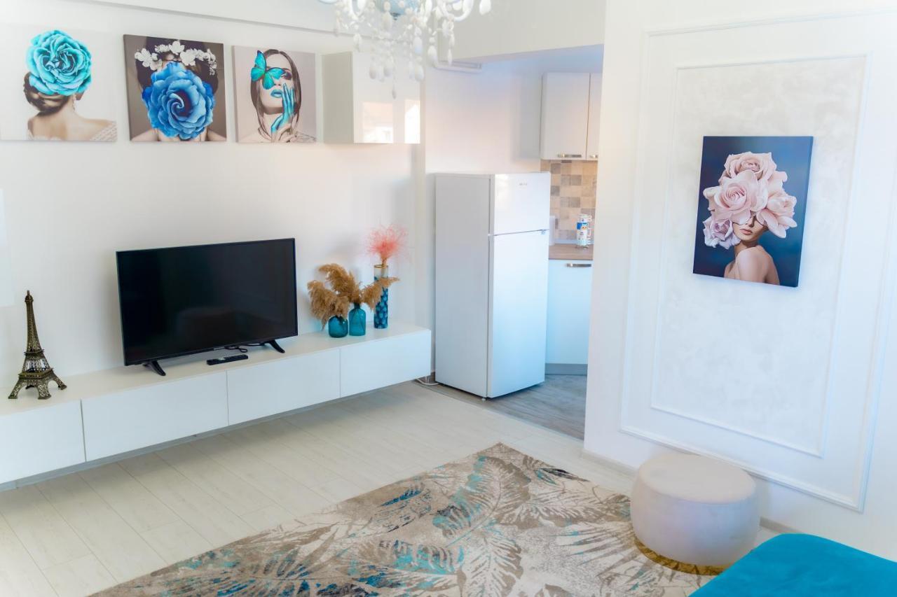 Unique Hotel Apartments ยาช ภายนอก รูปภาพ