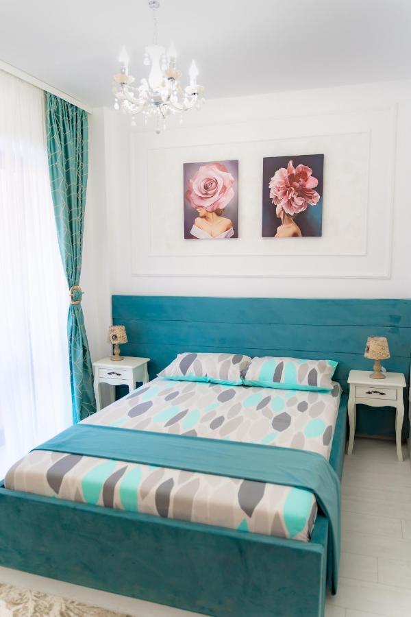 Unique Hotel Apartments ยาช ภายนอก รูปภาพ
