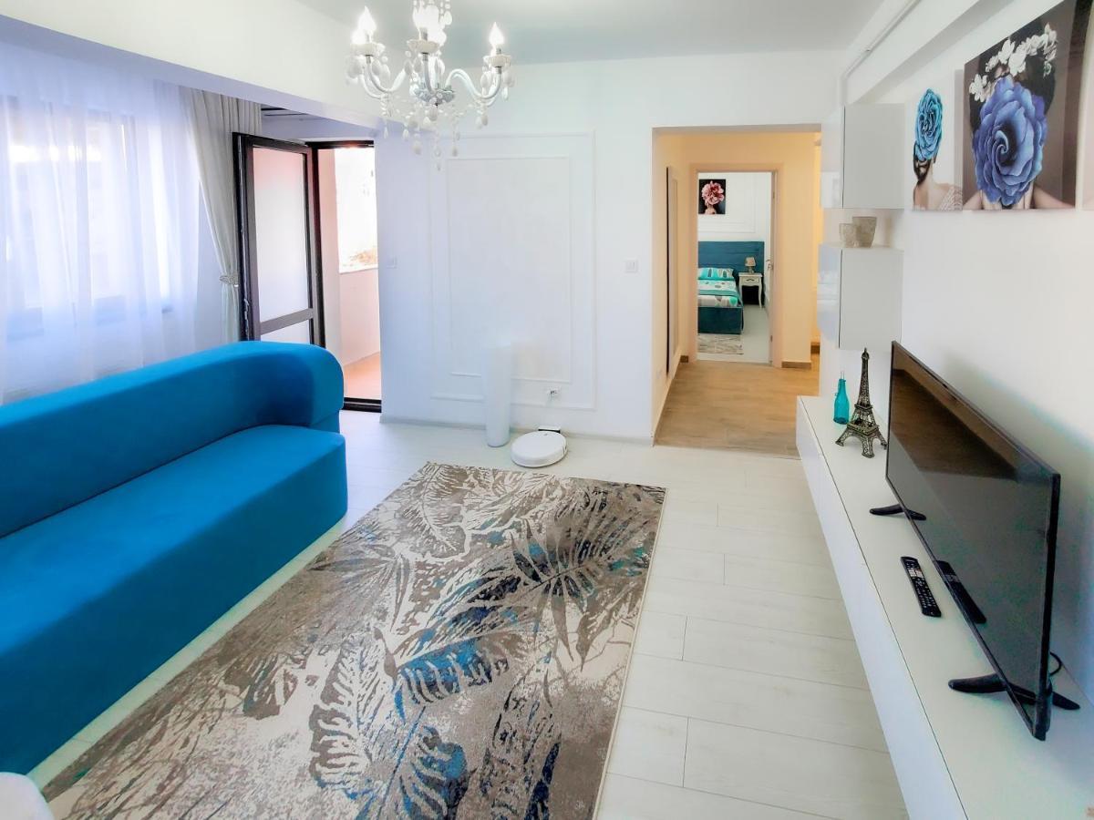 Unique Hotel Apartments ยาช ภายนอก รูปภาพ