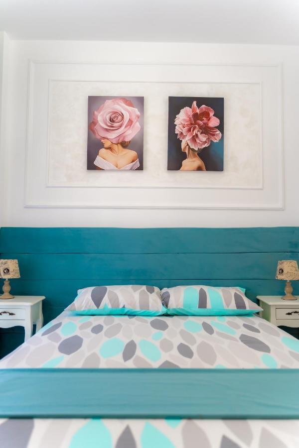 Unique Hotel Apartments ยาช ภายนอก รูปภาพ