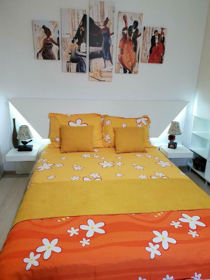 Unique Hotel Apartments ยาช ภายนอก รูปภาพ