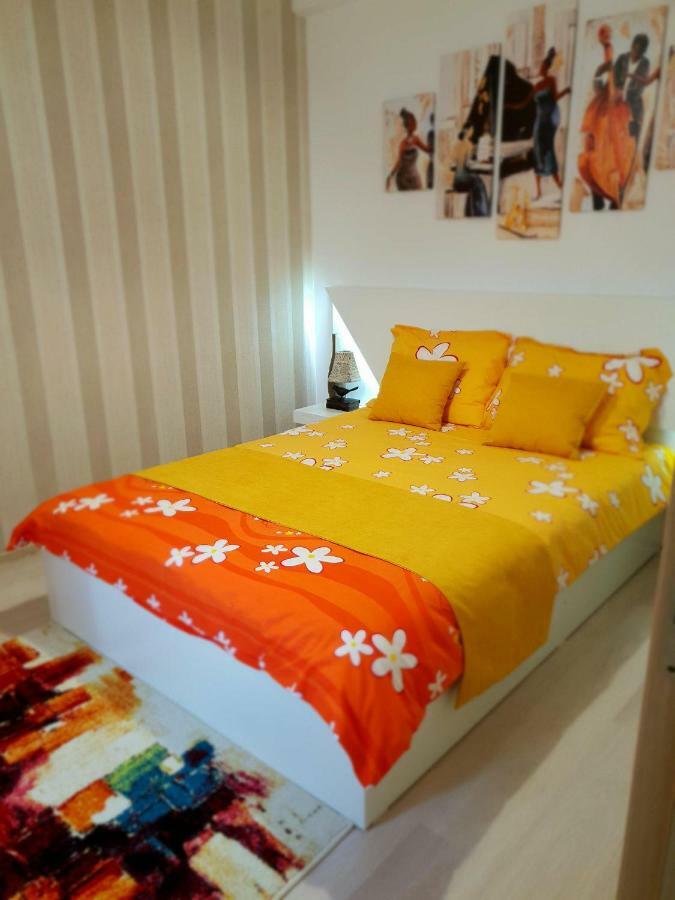 Unique Hotel Apartments ยาช ภายนอก รูปภาพ