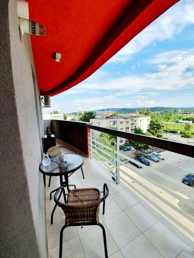 Unique Hotel Apartments ยาช ภายนอก รูปภาพ