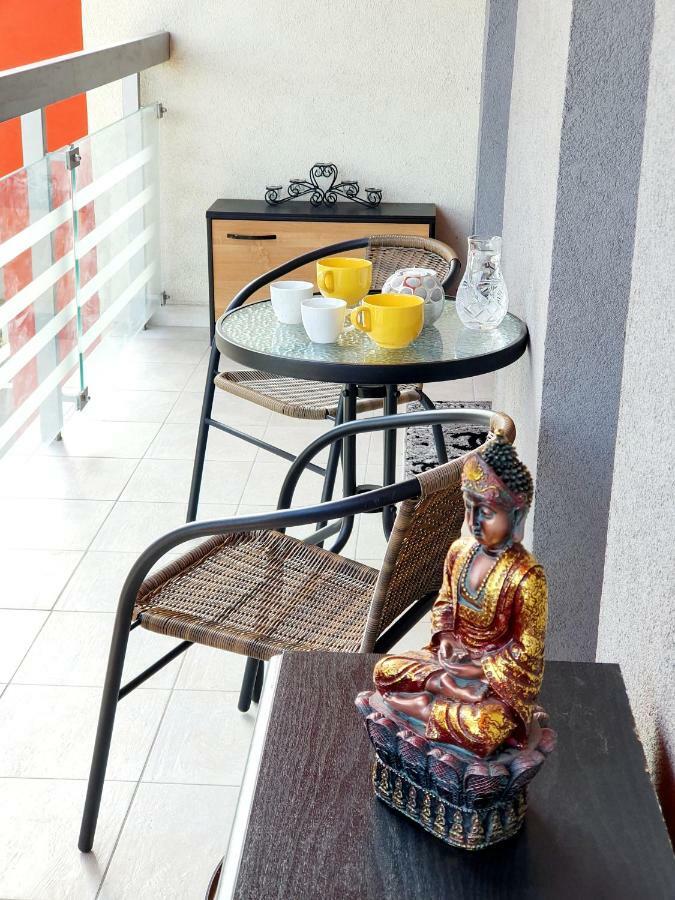 Unique Hotel Apartments ยาช ภายนอก รูปภาพ